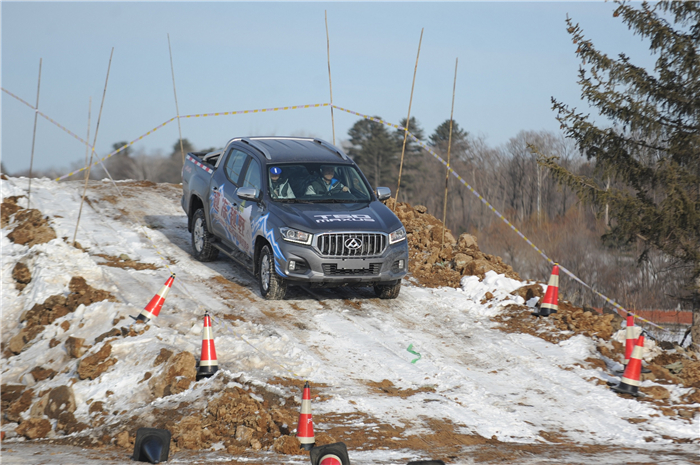 MAXUS T60 shows excellent performance at test drive on Changbai Mountains